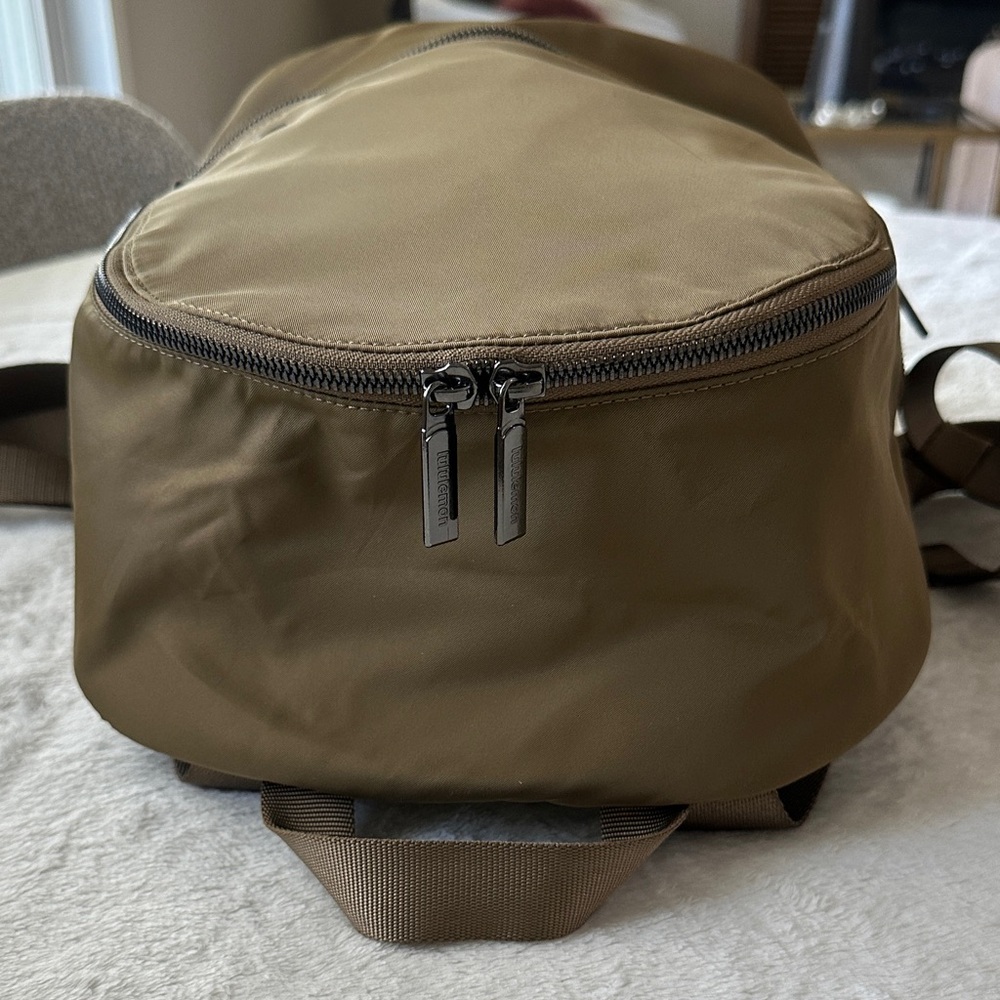 lululemon athletica Olive-Tone Compact Everyday Backpack - Picture 7 of 14